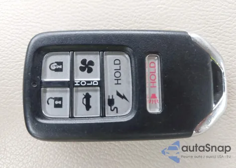 2018 Honda Clarity Touring z USA, uszkodzony, nr VIN JHMZC5F36JC011287